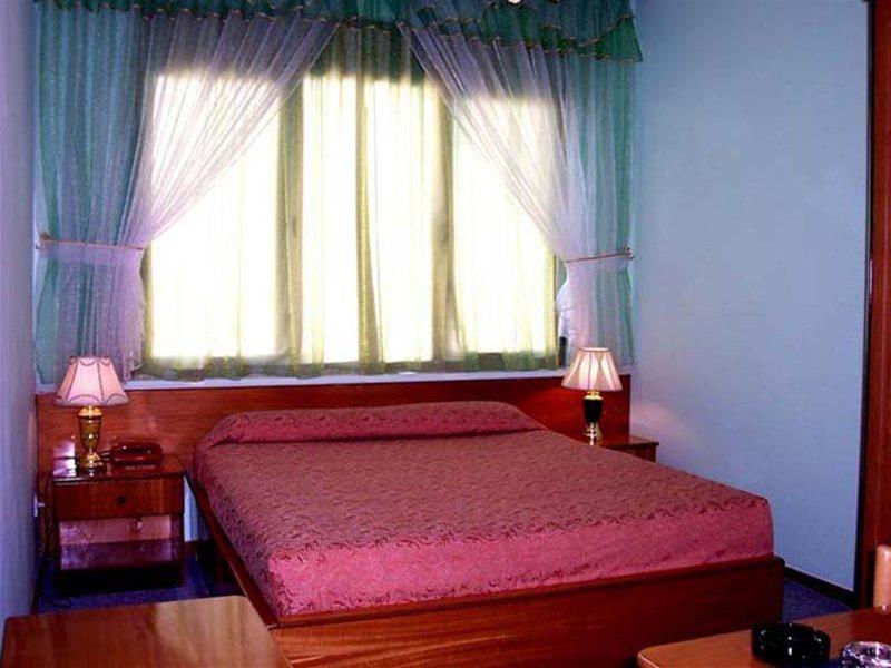 טיראנה Kruja Hotel מראה חיצוני תמונה