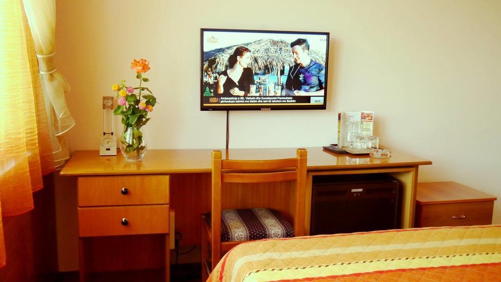 טיראנה Kruja Hotel מראה חיצוני תמונה