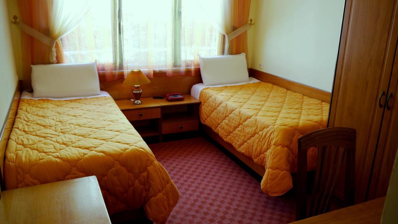 טיראנה Kruja Hotel מראה חיצוני תמונה
