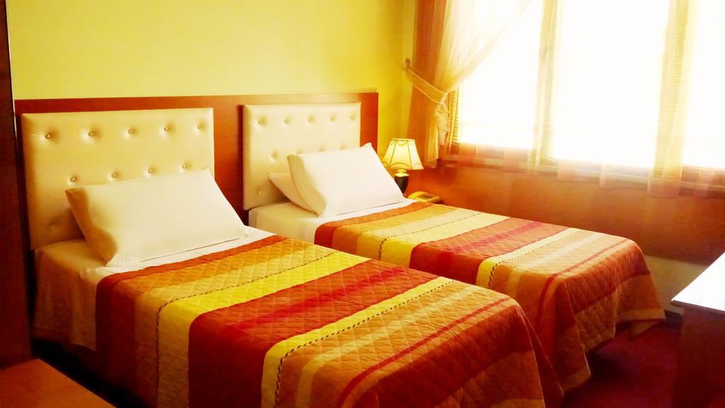 טיראנה Kruja Hotel מראה חיצוני תמונה