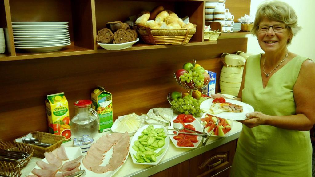 טיראנה Kruja Hotel מראה חיצוני תמונה