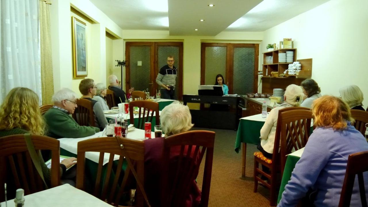 טיראנה Kruja Hotel מראה חיצוני תמונה