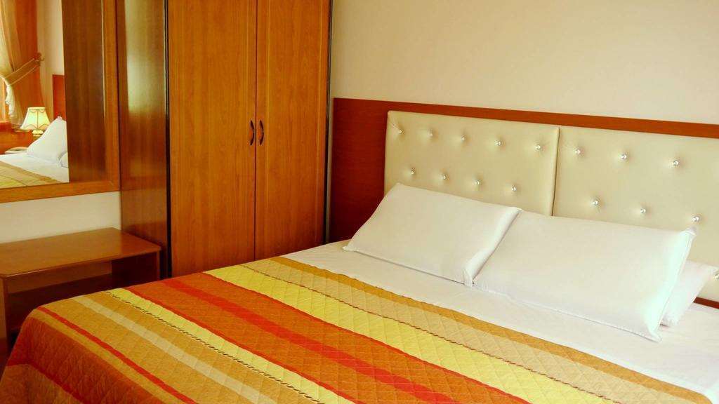 טיראנה Kruja Hotel חדר תמונה